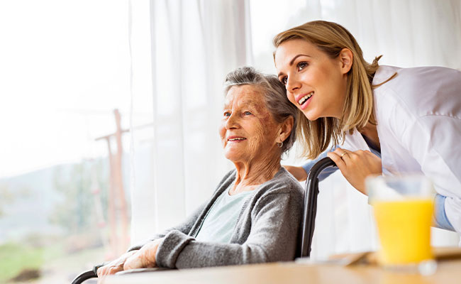 Does Your Older Loved One Need a Home Health Aide?